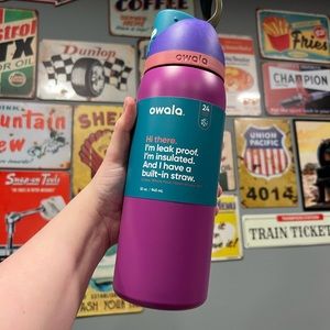 Owala freesip 32oz voodoo *Whole Foods exclusive*